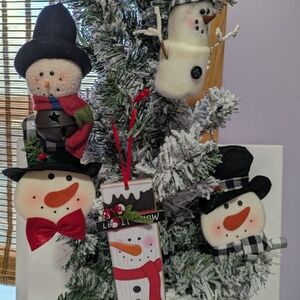 Charming Snowman Ornament Set with Black Hats and Colorful Scarves